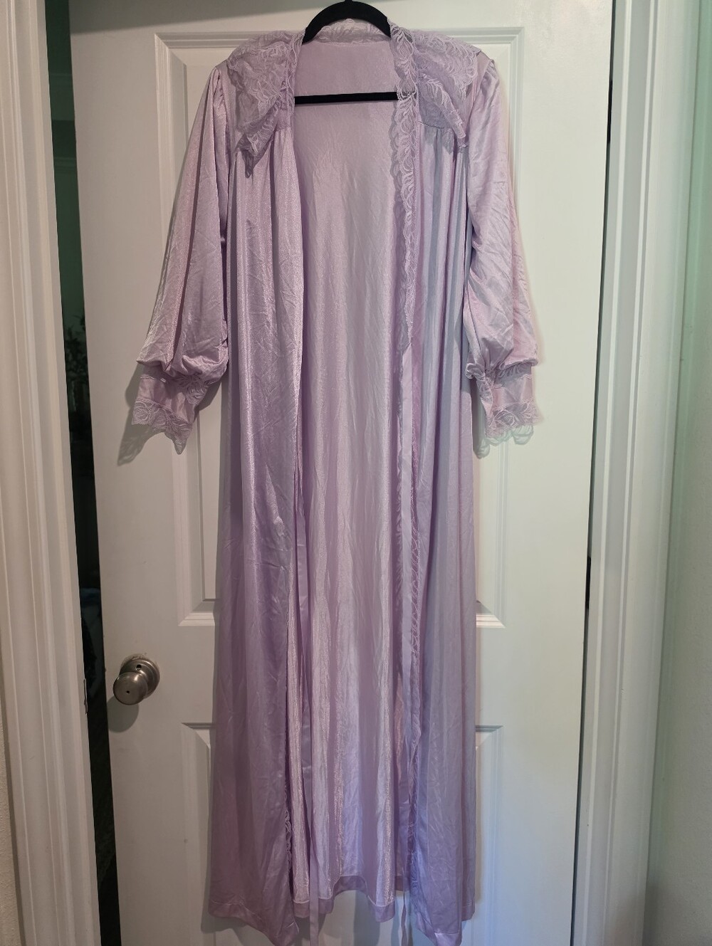 Vintage lace lilac robe